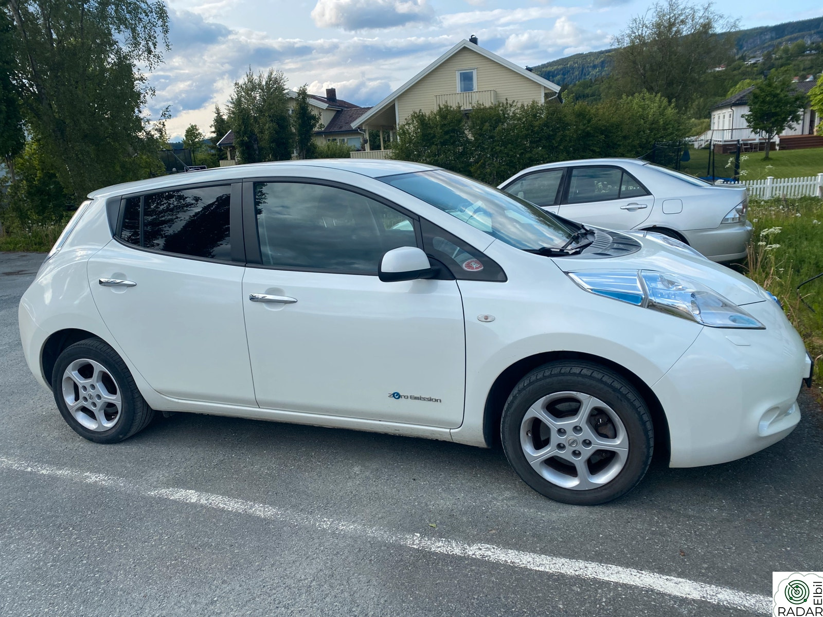 NISSAN LEAF
