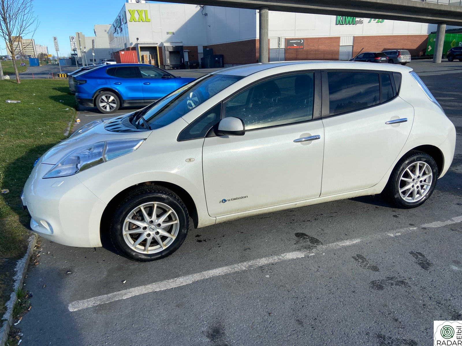 NISSAN Leaf