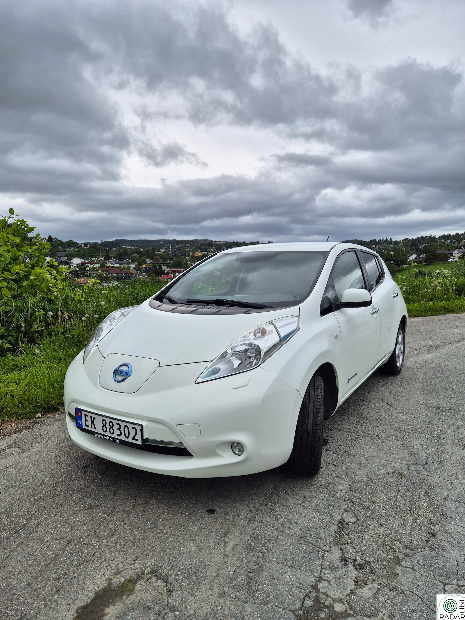 NISSAN Leaf