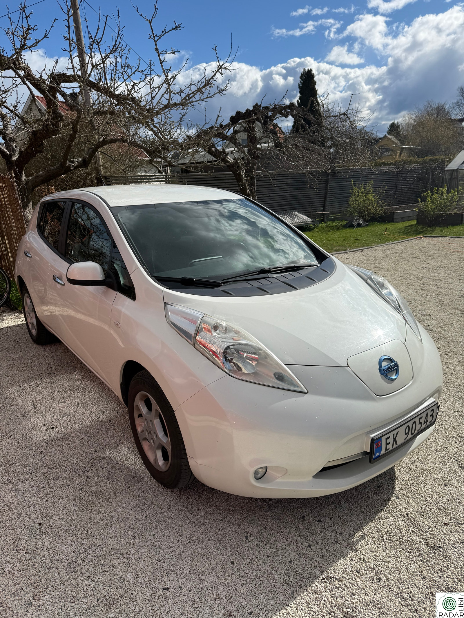 NISSAN Leaf