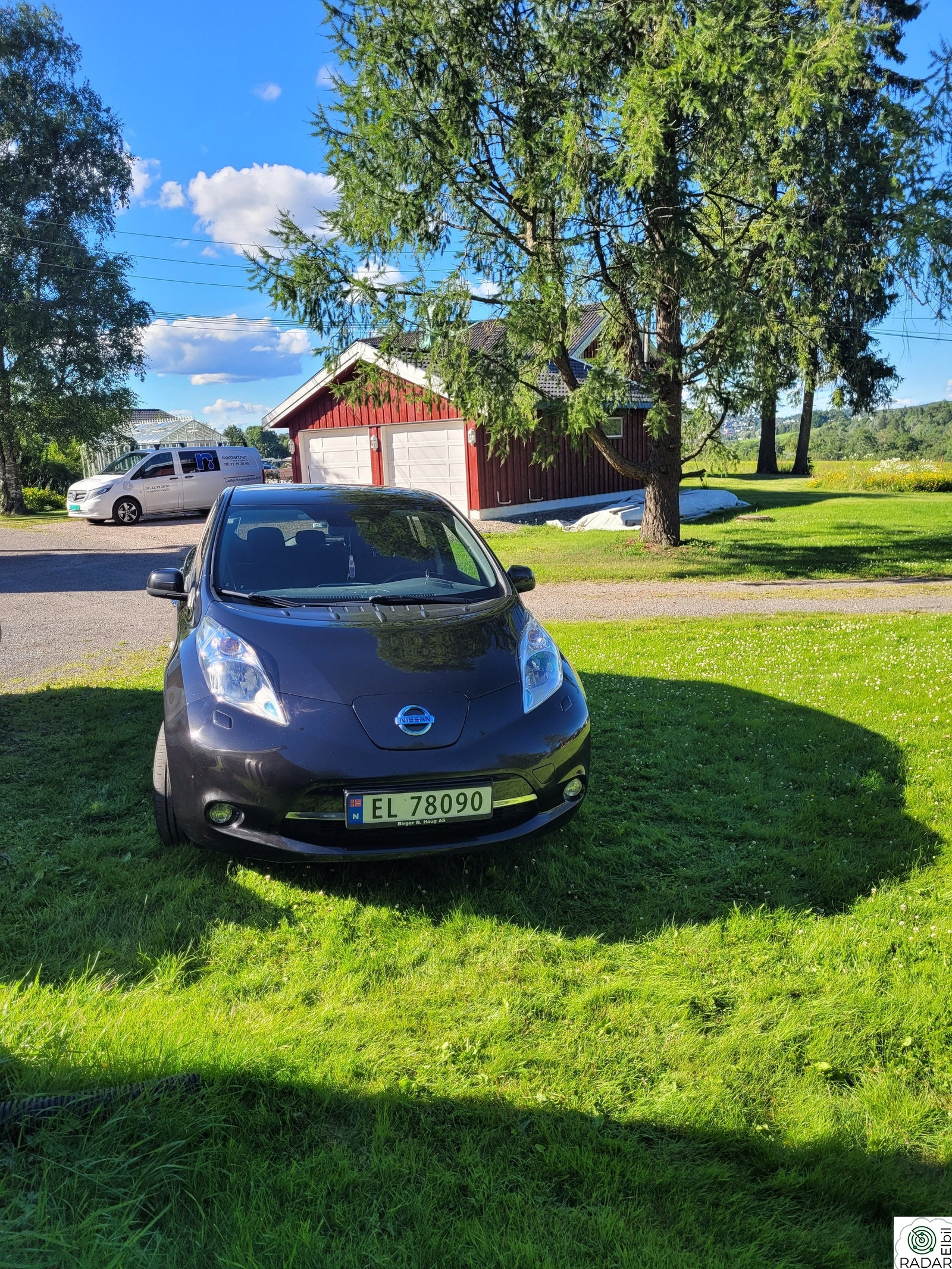 NISSAN LEAF
