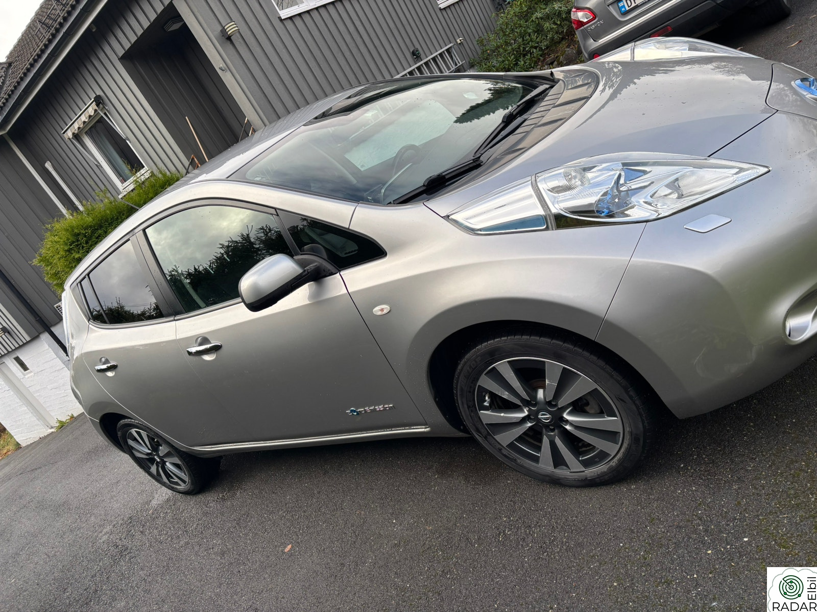 NISSAN Leaf TEKNA SOLAR LEATHER NORDISK-360 KAMERA-SKINNSETER