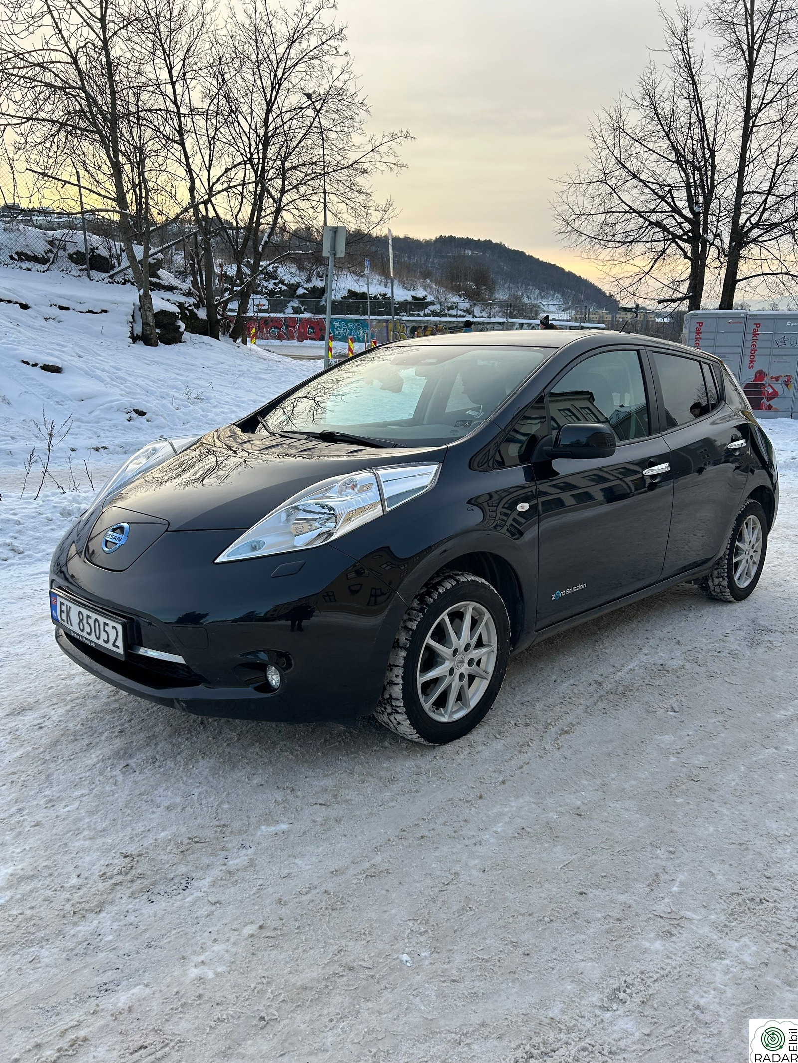 NISSAN Leaf