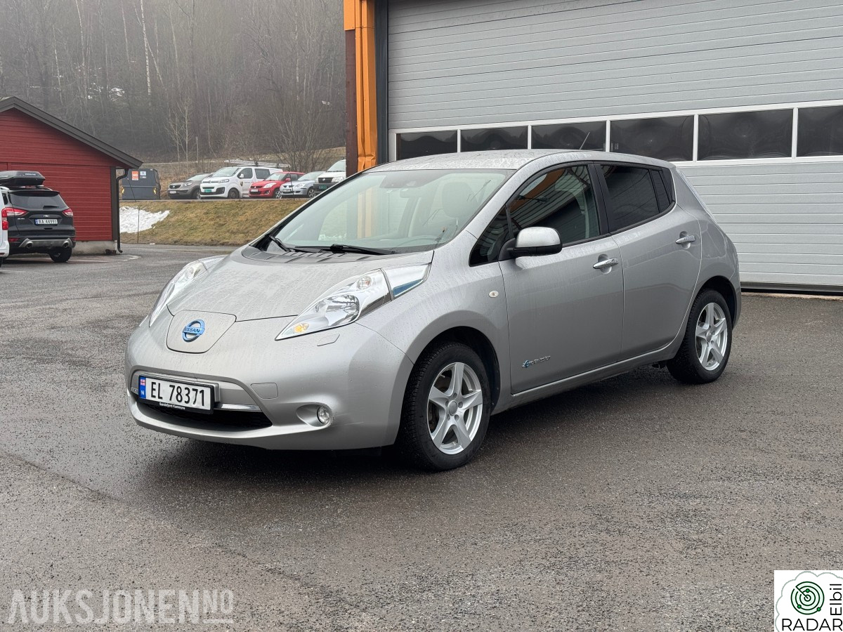 NISSAN LEAF NAVI VARMER KAMERA CRUISE S+V