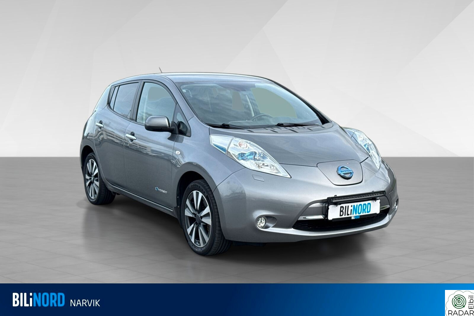 NISSAN LEAF Nordic 24kWh 12/12 streker på batteri /servicehefte