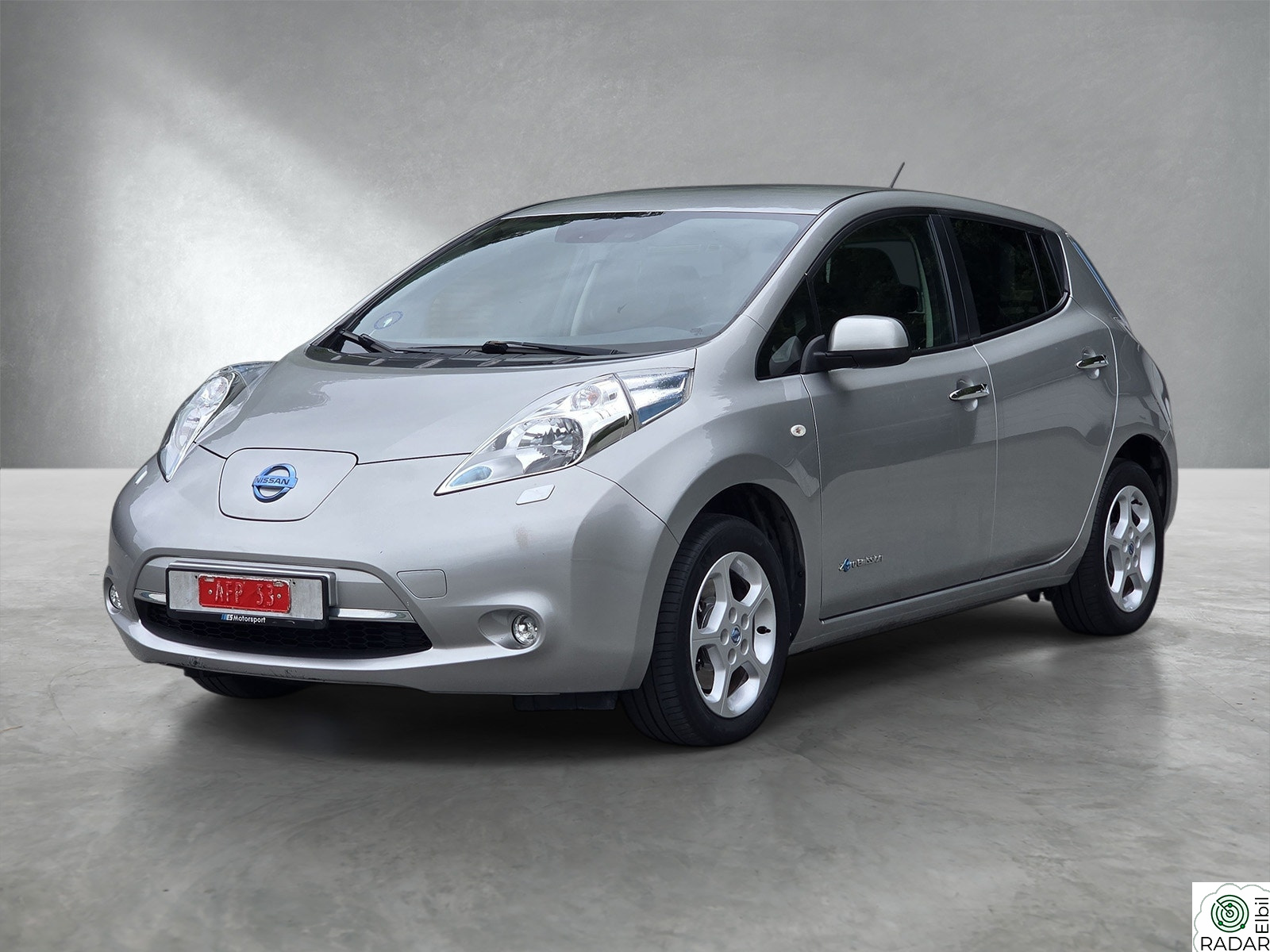 NISSAN LEAF 12/12 Streker Rattvarme R kamera Navi Ny EU