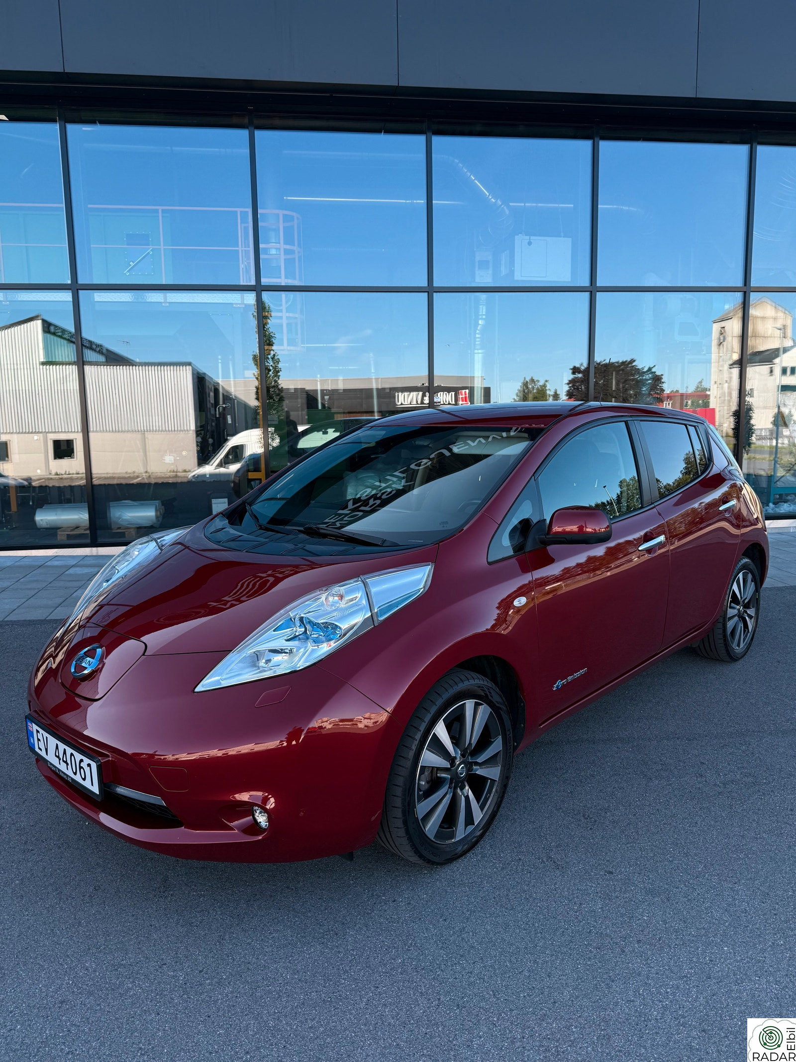 NISSAN Leaf 30kWh TEKNA - 30KWT - VELHOLDT - SERVICE - EU 27