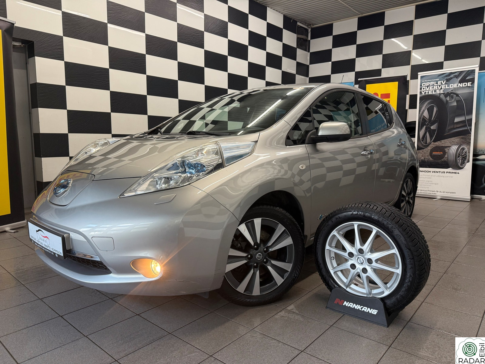 NISSAN LEAF 30kWh Tekna 30kWh LAV KM*TOPP UTSTYRT*NY SERVICE+EU*