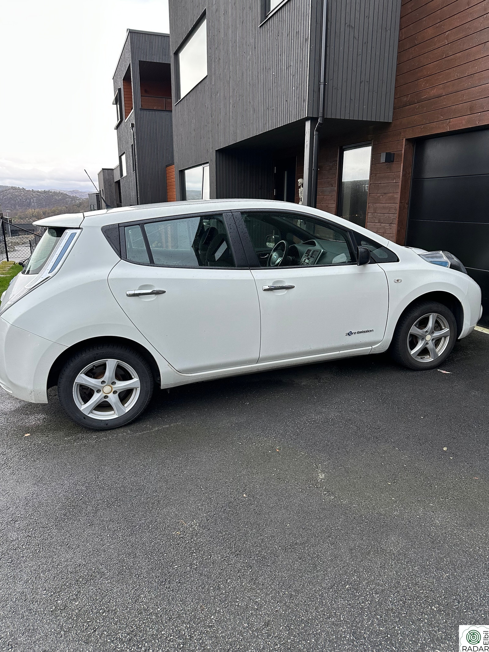 NISSAN Leaf 24kWh