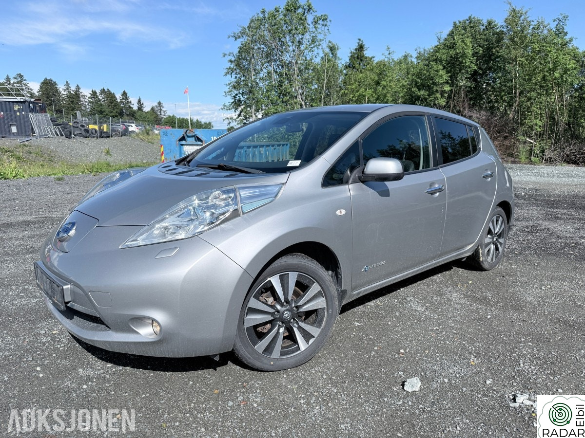 NISSAN LEAF 30kWh TEKNA 30KWH 360-KAMERA SKINN RATTVARME CRUISE