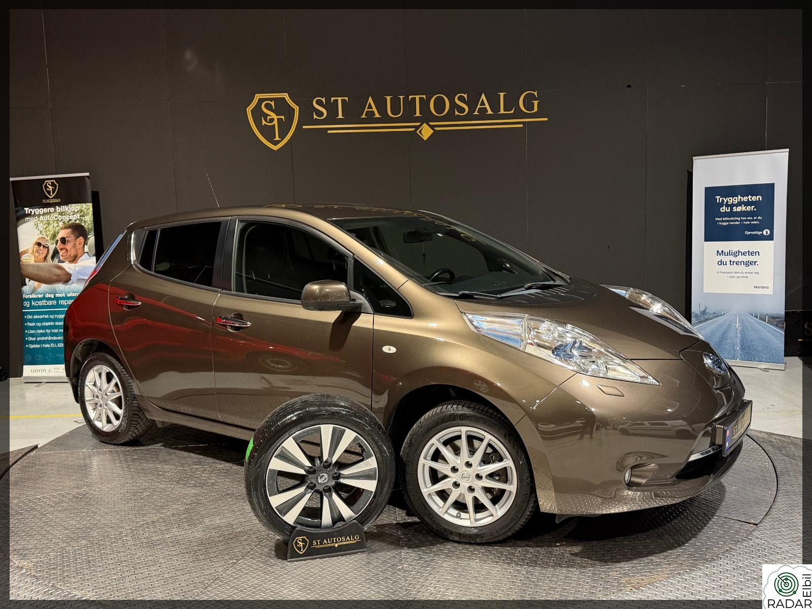 NISSAN LEAF 30kWh 30kWh/Ny-service/12.27/R-kamera/isofix/Bluetooth/Aux/Na