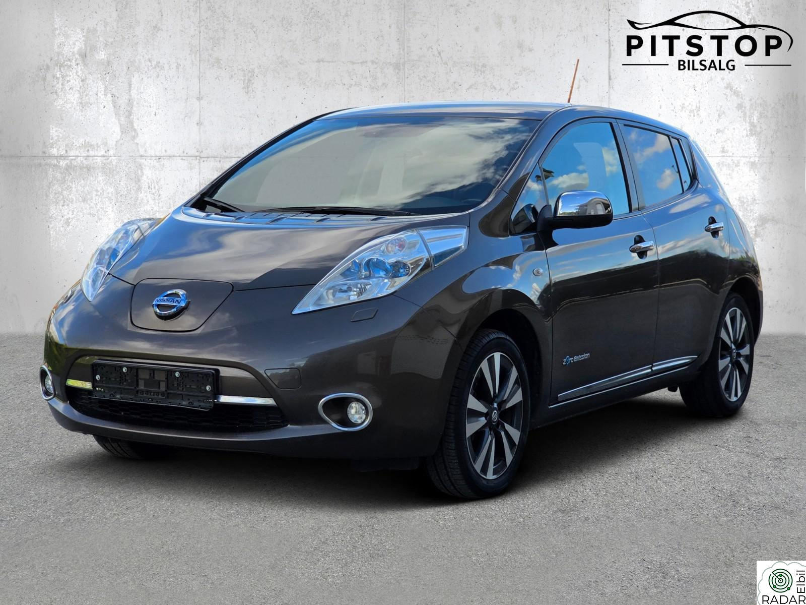 NISSAN LEAF 30kWh 30kWh Tekna Skinn Kamera Bose Euok 11/2027