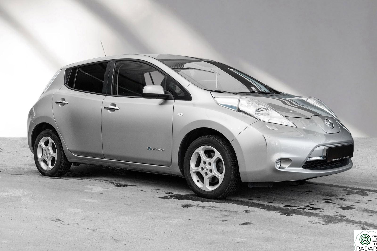 NISSAN LEAF 24kWh LAV KILOMETERSTAND