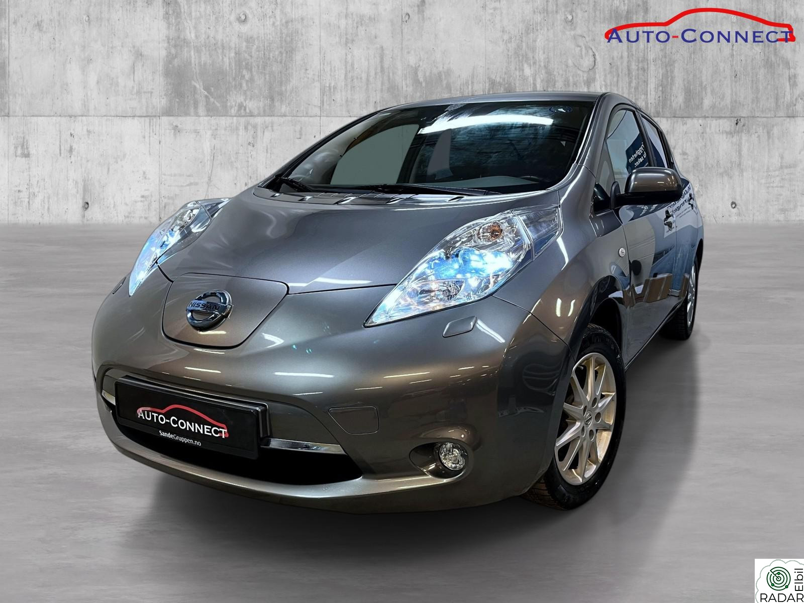 NISSAN LEAF 30kWh 30KW TEKNA/ SKINN/ R.KAMERA/ NAVI/ BOSE/ LED LYS++