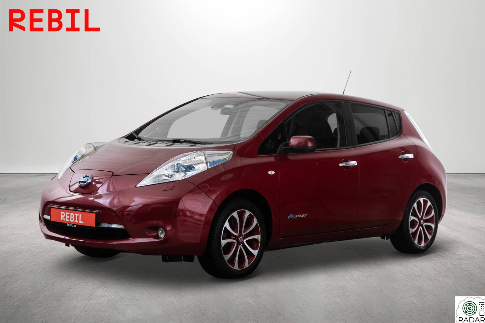 NISSAN LEAF 30kWh 30kWh(250km)/Tekna/Cruise/360/Bose/Navi/Oppv.ratt