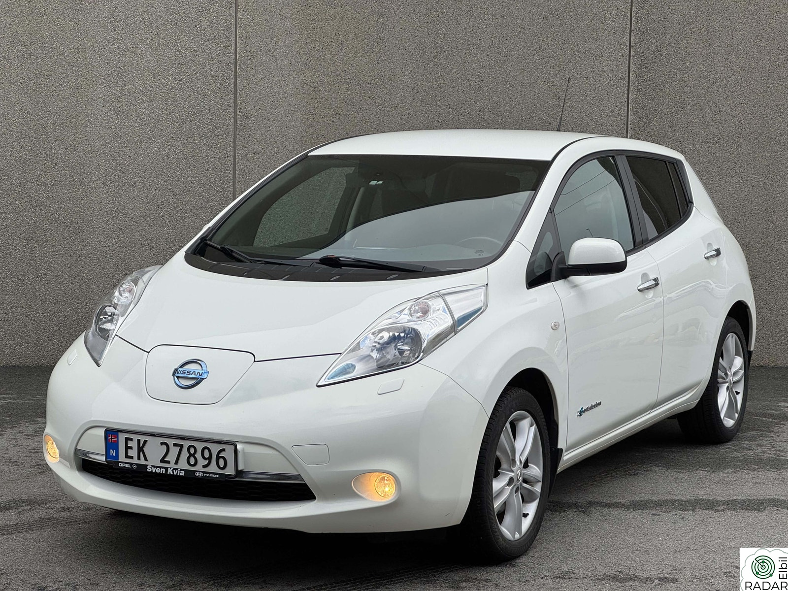 NISSAN LEAF 30kWh Nordic 30kWh / R cam / Norsk / Varmepumpe / 10 Streker