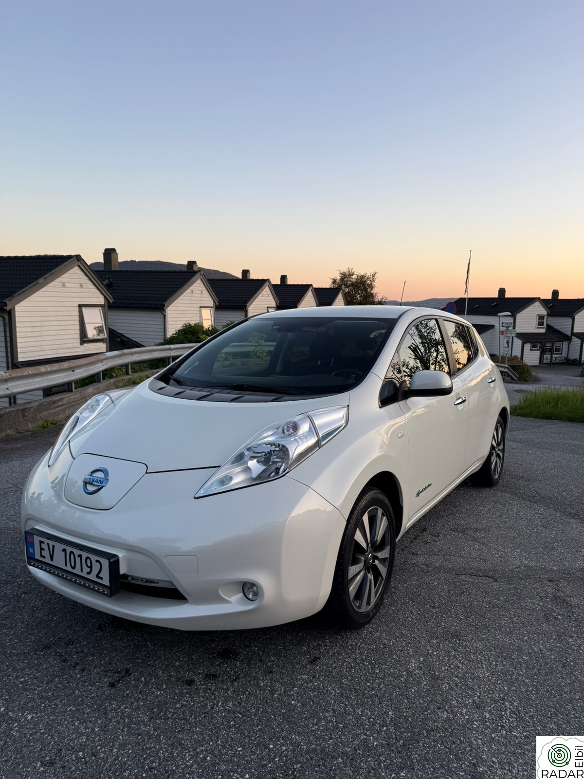 NISSAN Leaf 30kWh Fersk EU-Kontroll • 30kWh • Acenta • Rattvarme • S+V