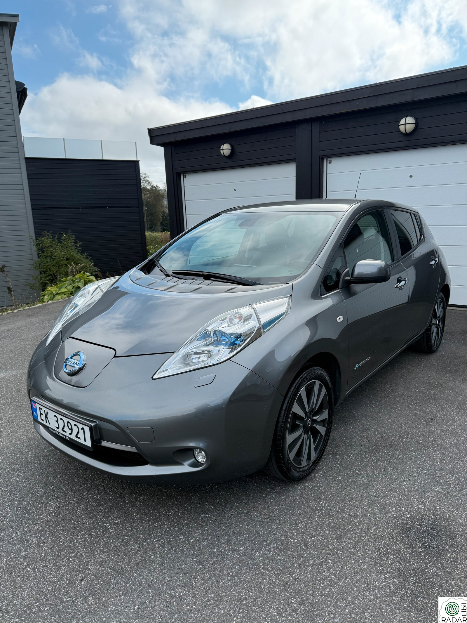 NISSAN LEAF 30kWh TEKNA - 30KWT - EU 2027 - SERVICEHISTORIKK