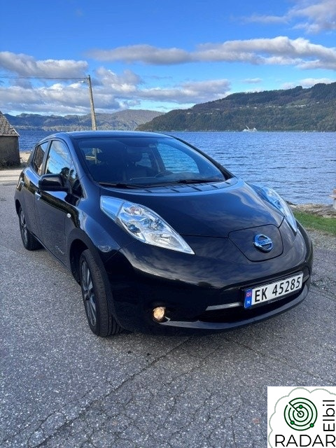 NISSAN Leaf 30kWh TEKNA 30kWh NAVI CRUISE 360-KAMERA RATTVARME DAB SKINN