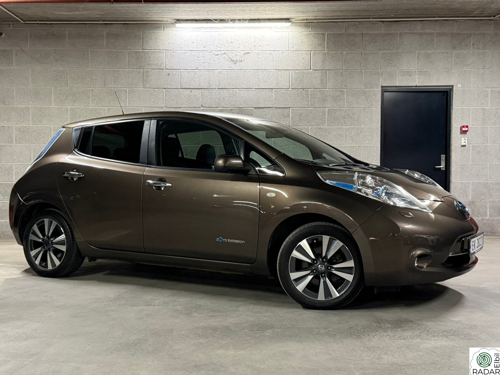 NISSAN LEAF 30kWh 30kWh/Navi/360Kam/Bose/K.less/LED/R.varme/V.pumpe/DAB