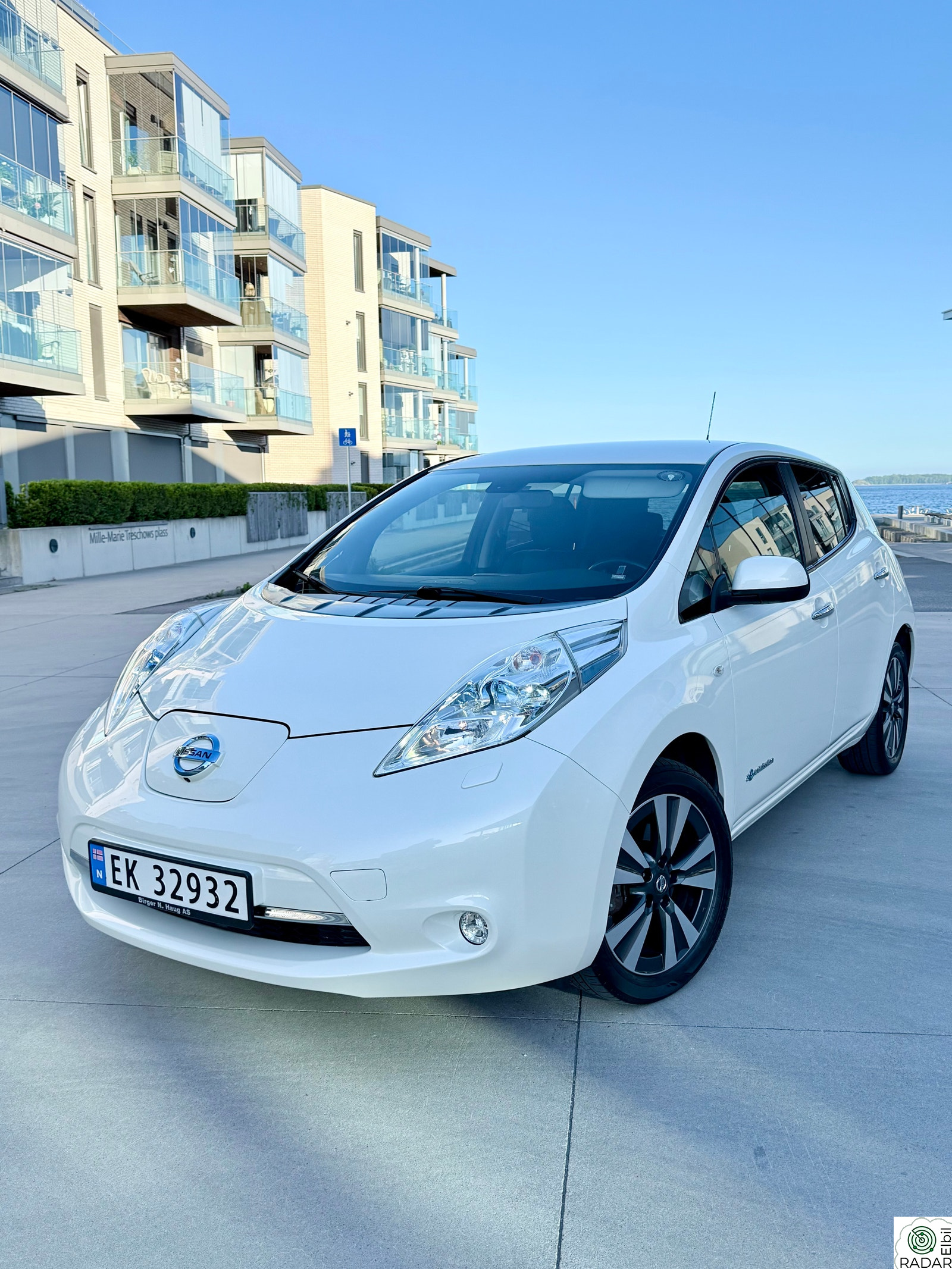 NISSAN LEAF 30kWh TEKNA / 30KWT / V.PUMPE / EU OK / BOSE / NAVI / KAMERA
