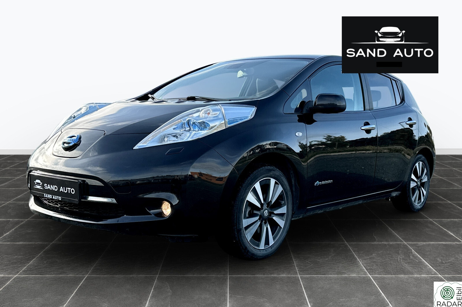 NISSAN Leaf 30kWh Black Edition 30kW,oppvarmet ratt, navi,kamera,skinn,