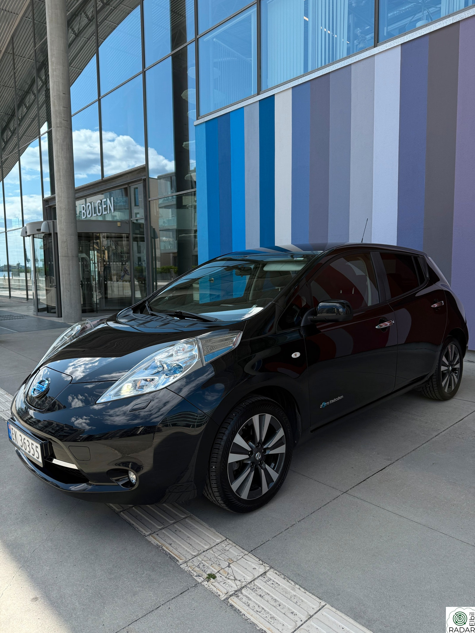 NISSAN LEAF 30kWh 30KWT - LAV KM - NY SERVICE - EU 2027