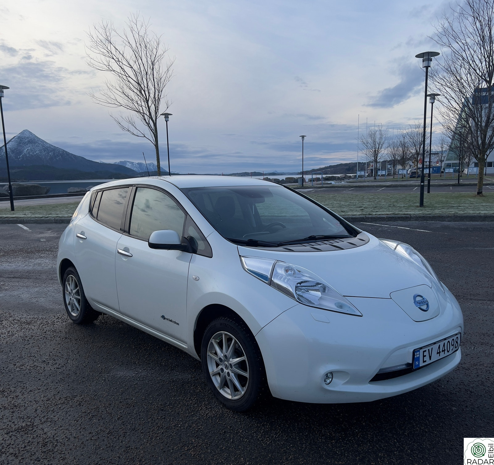 NISSAN Leaf 30kWh Acenta 30kWh/nye sommer og vinterdekk/nylig EU godkjent
