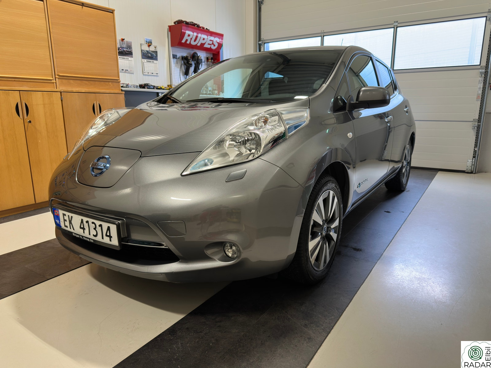 NISSAN LEAF 24kWh LAV KM, 11 av 12 streker, DAB, ryggekamera, norsk