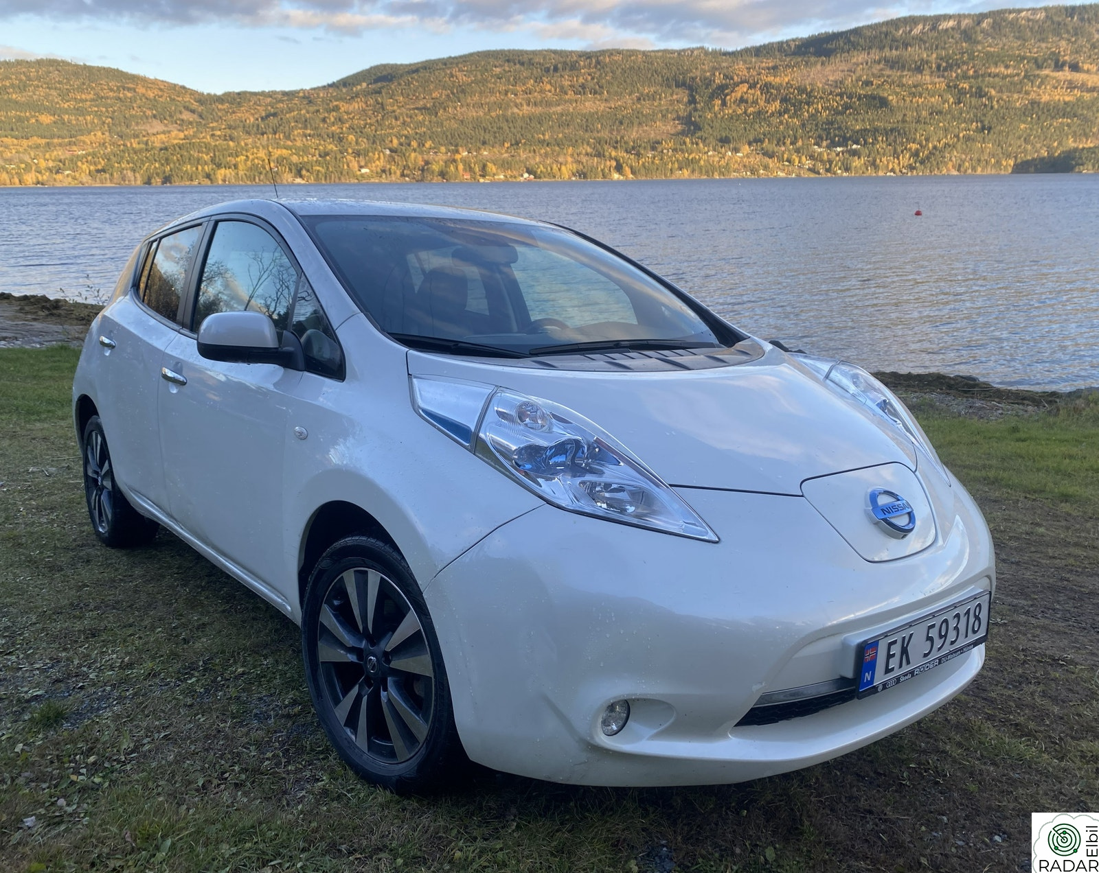 NISSAN LEAF 30kWh Tekna 30kWh, med hengerfeste for sykkel