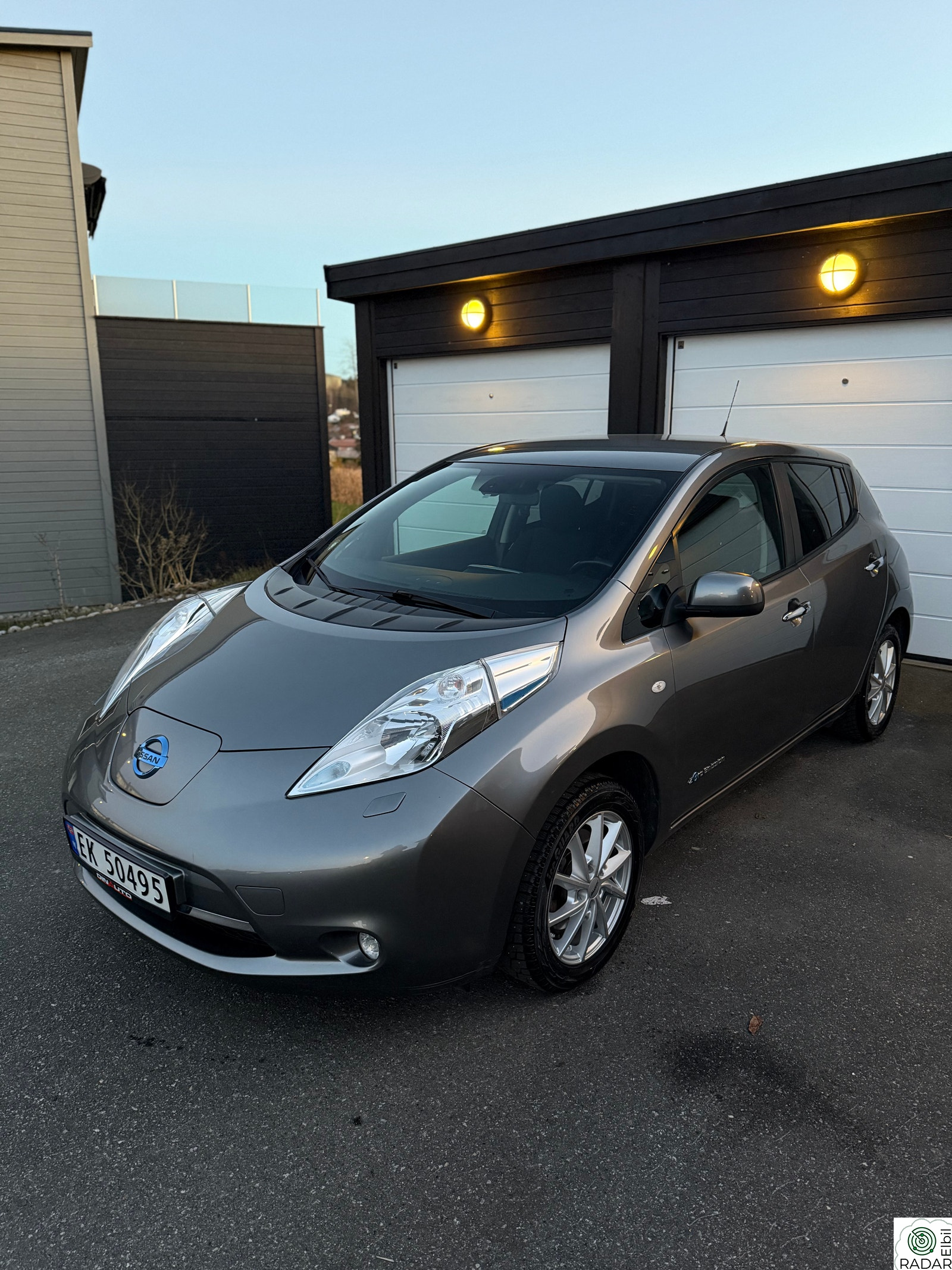 NISSAN LEAF 30kWh 30KWT - EU 2027 - NAVI - DAB - SERVICEHEFTE