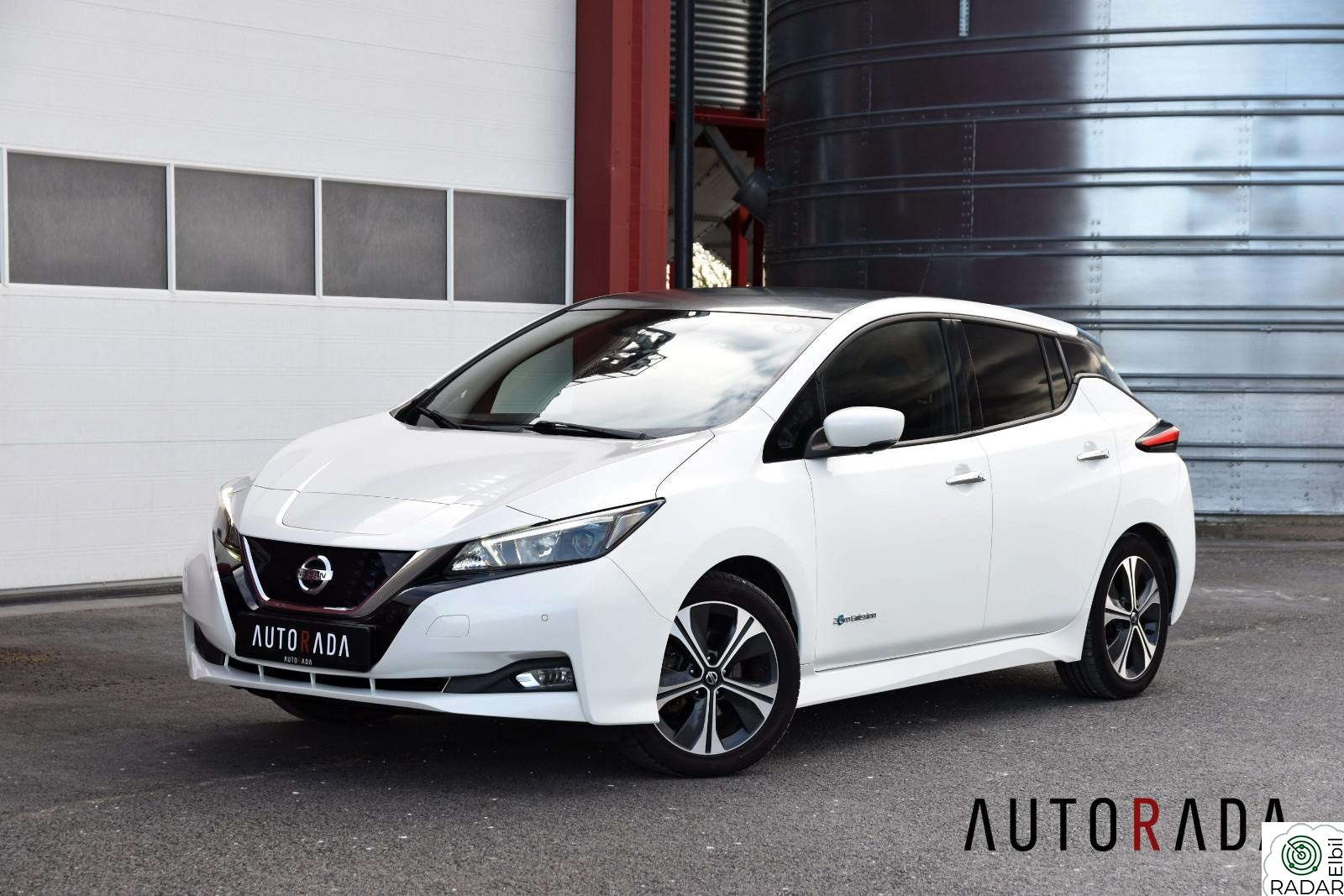 NISSAN LEAF 40kWh 40kWh N-Connecta // Ny EU Navi Keyless 360kamera ++