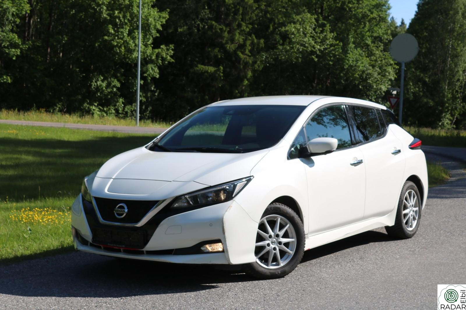 NISSAN LEAF 40kWh 40kWh ACENTA ACC NAVI DAB CRUISE R-KAMERA