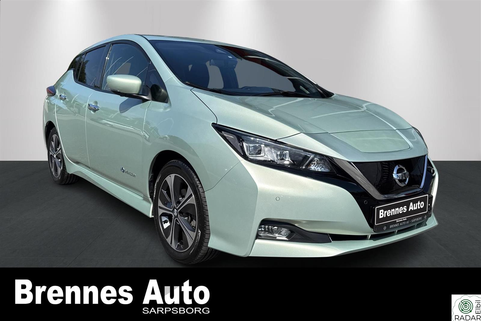 NISSAN LEAF 40kWh 40Kwh LE/360kam/Acc/DAB+/LED