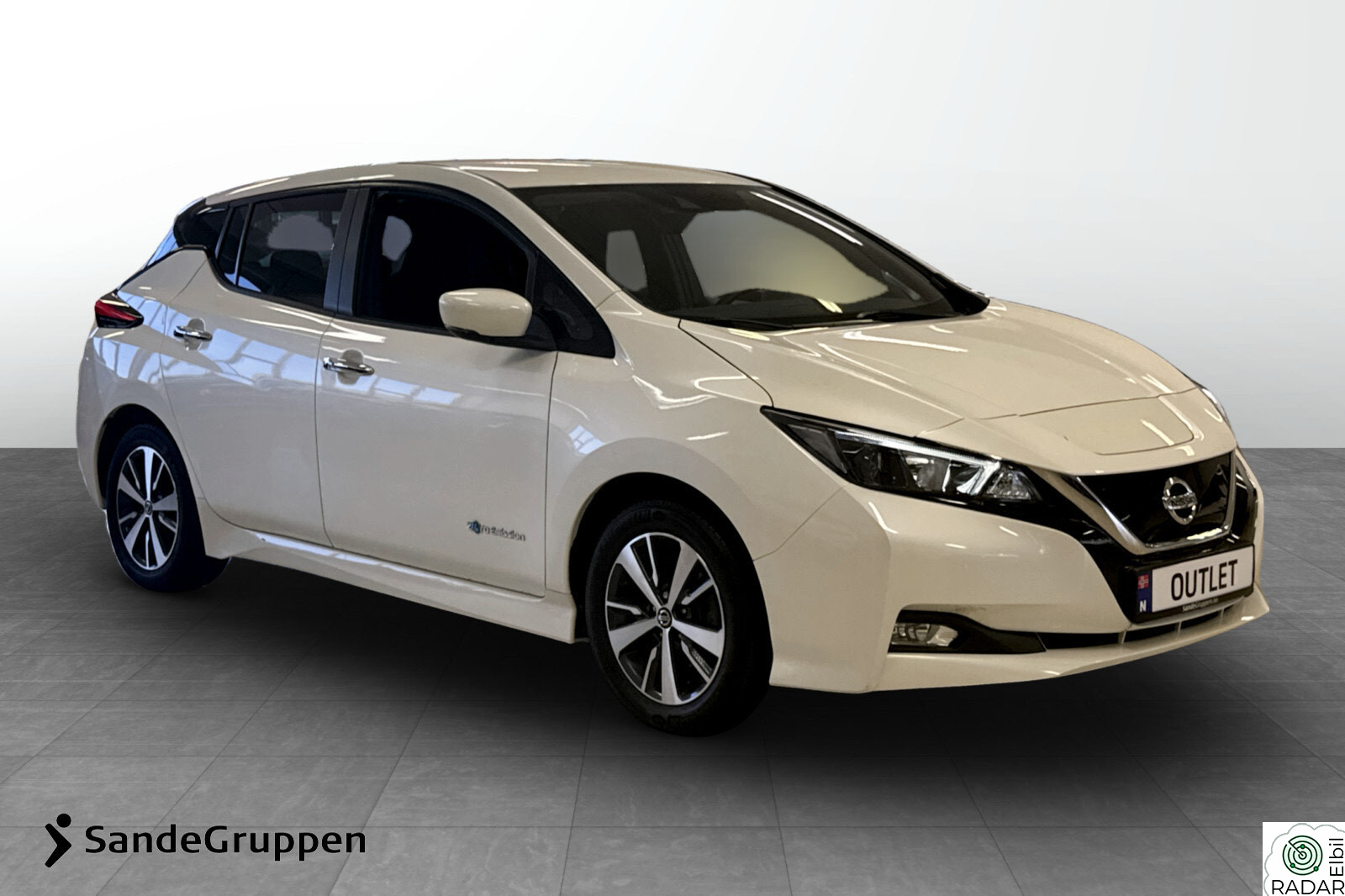 NISSAN LEAF 40kWh 40kWh Acenta Outlet