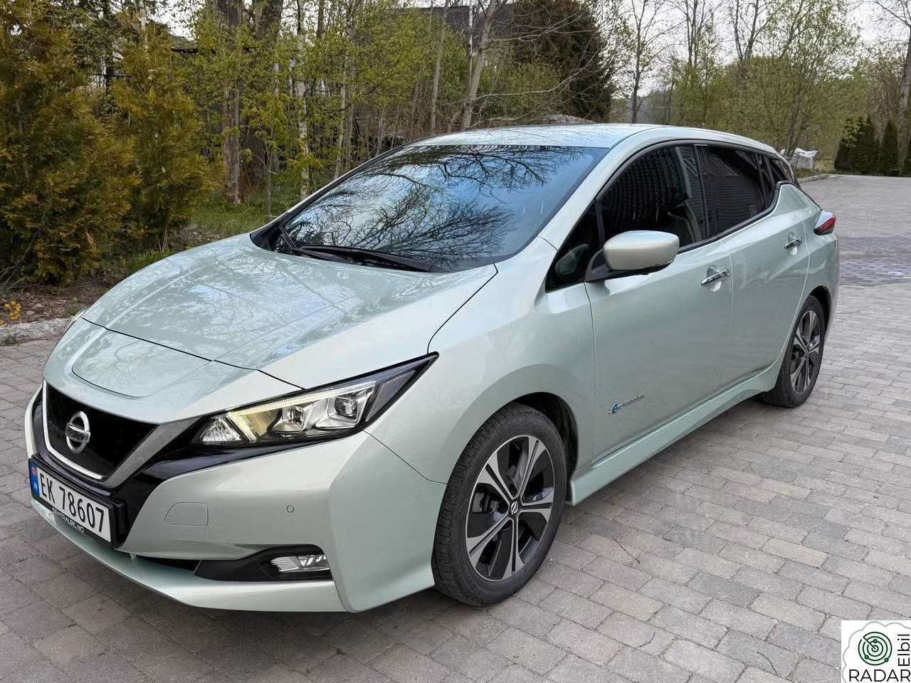 NISSAN LEAF 40kWh 40kWh 270km ACC Navi Kamera Ny service Euok 09/28