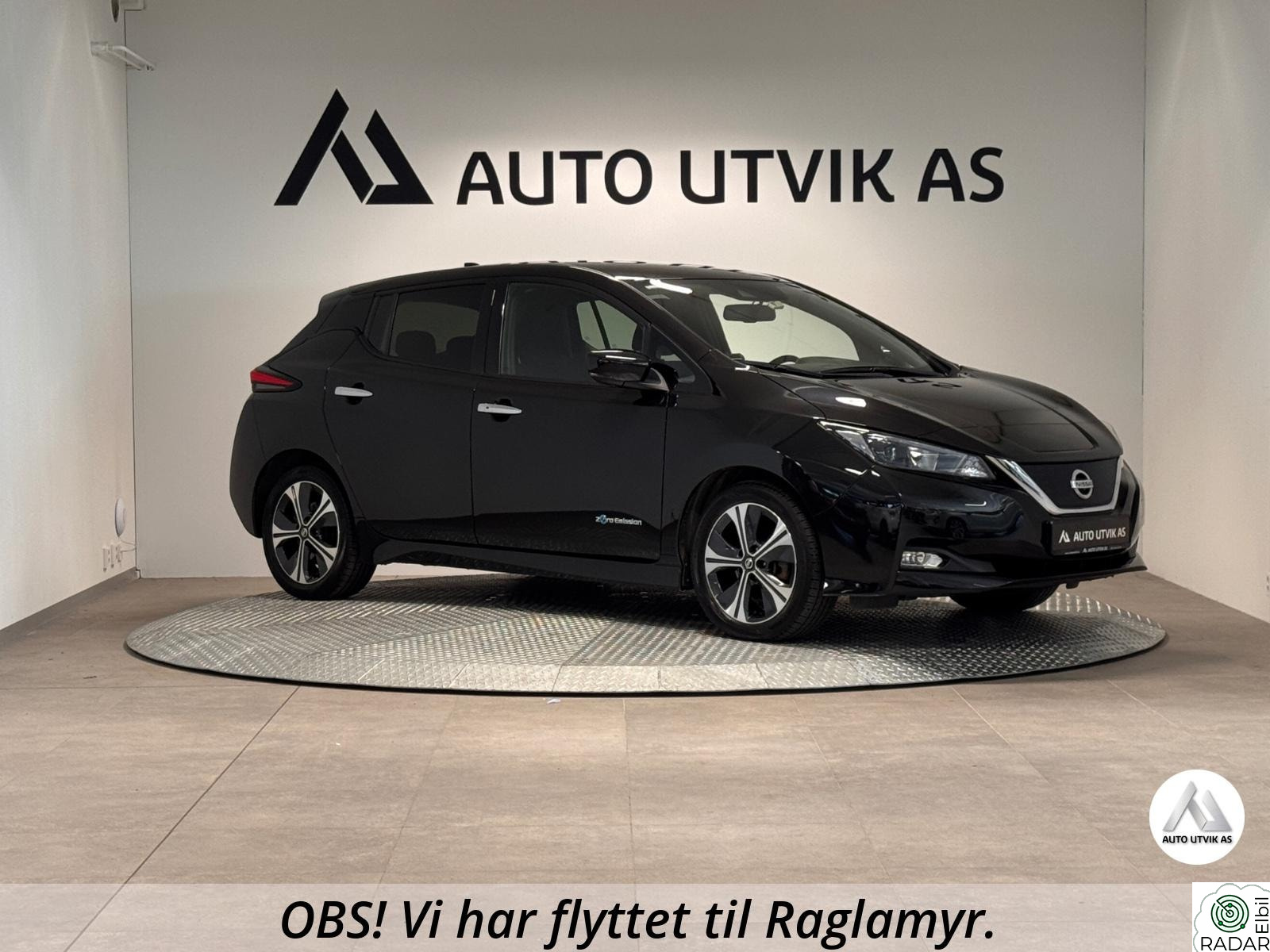 NISSAN LEAF 40kWh Navi / 360 kamera / Acc /