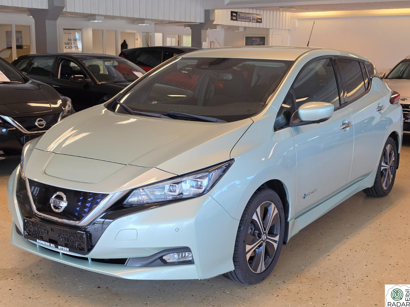 NISSAN LEAF 40kWh 40kWh 360-Kamera Navi Rattvarme Keyless EU-2028