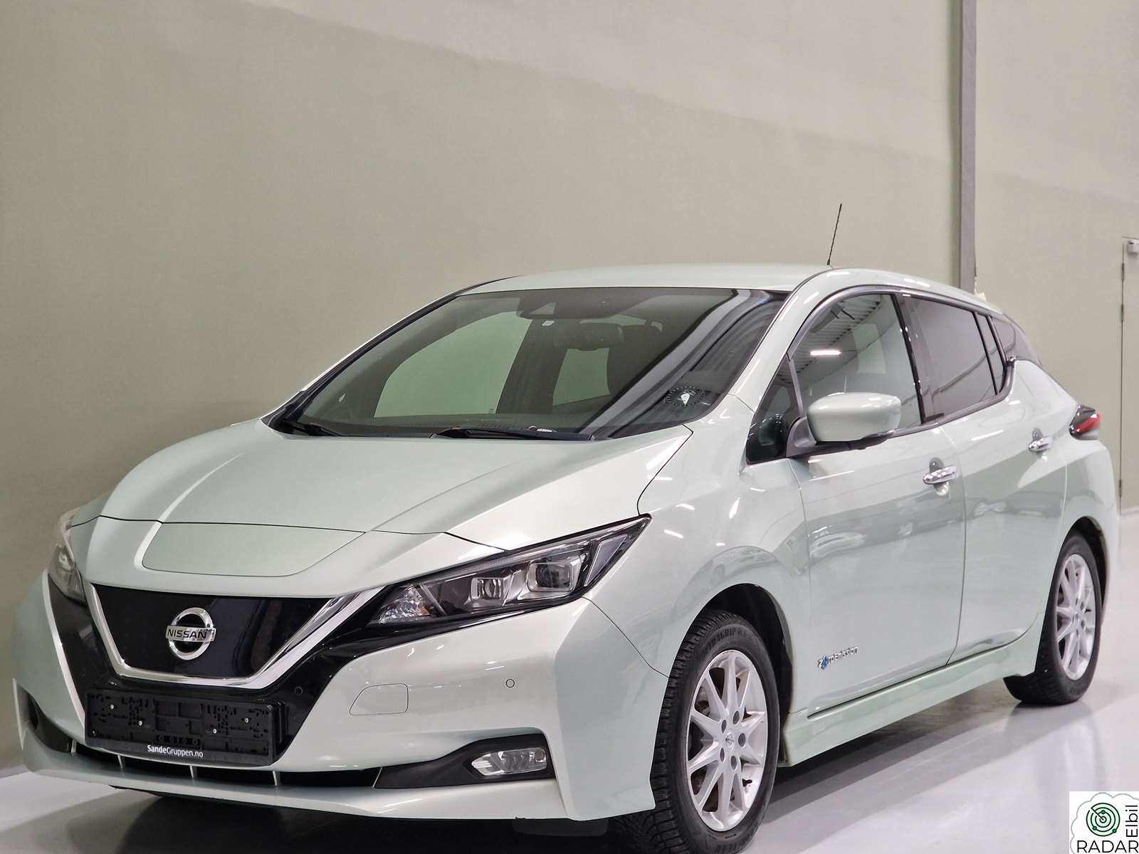 NISSAN LEAF 40kWh 40kWh N- 270 km/Keyless/Kamera/Navi/Acc/Dab/Cruise