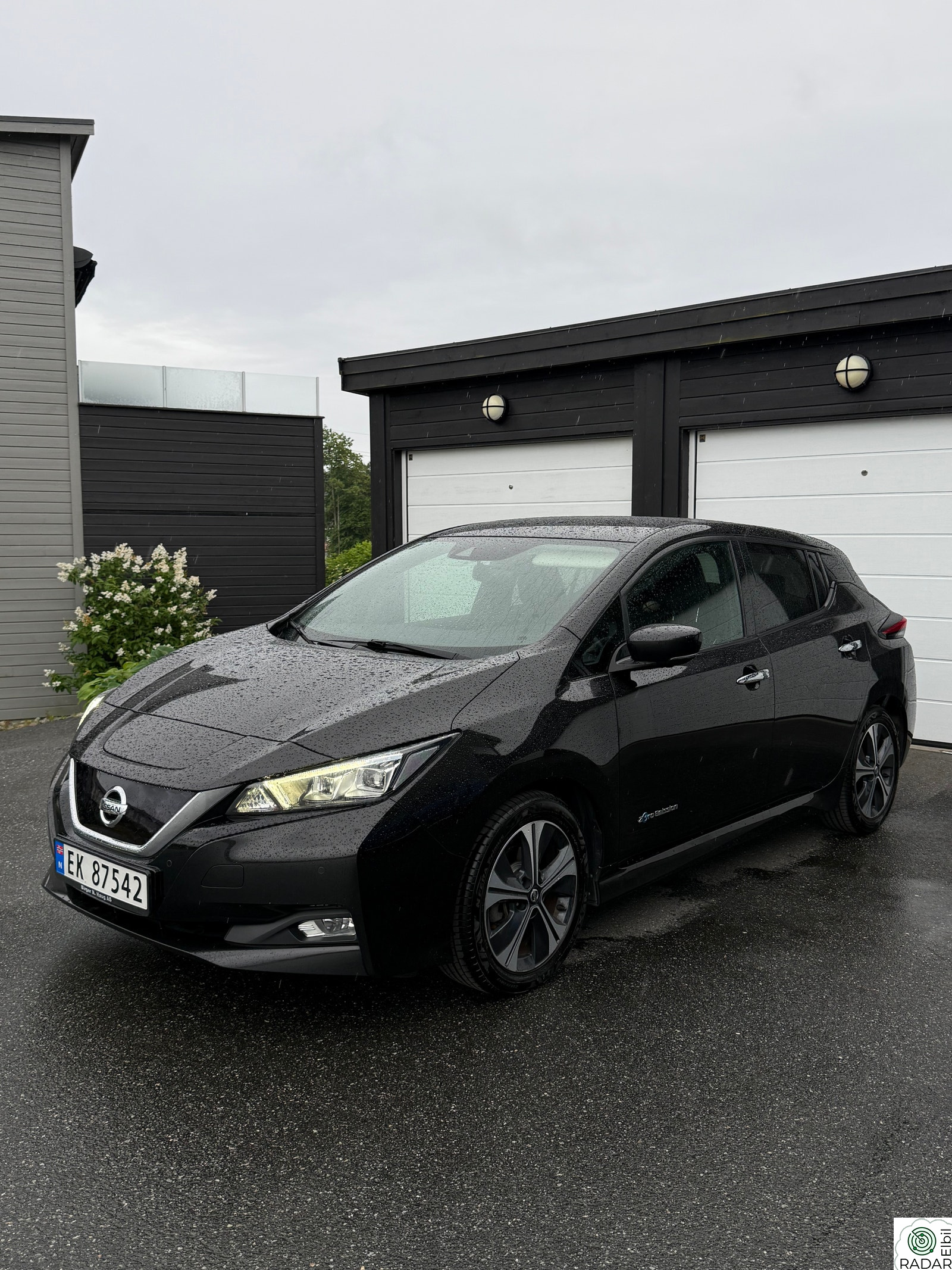 NISSAN LEAF 40kWh 40KWT - NY EU - NYE DEKK - 1 EIER - VELHOLDT