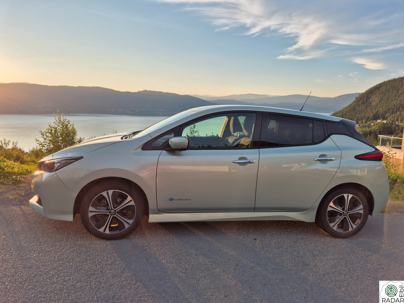 NISSAN LEAF 40kWh 40kWh Launch Edition