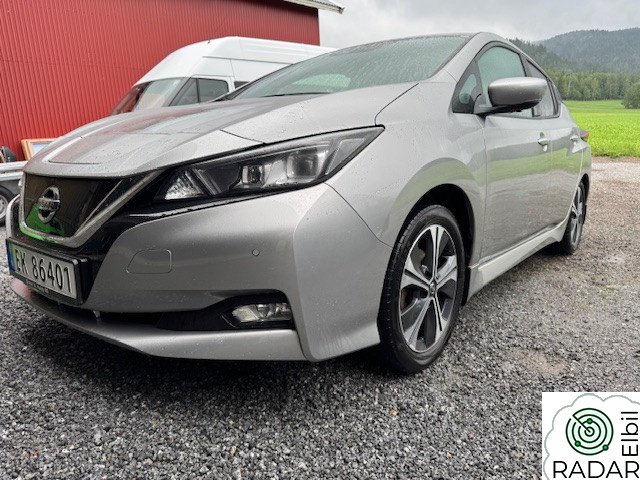 NISSAN LEAF 40kWh Tekna Grade, sølv/lyst skinn, ny type 40kWh