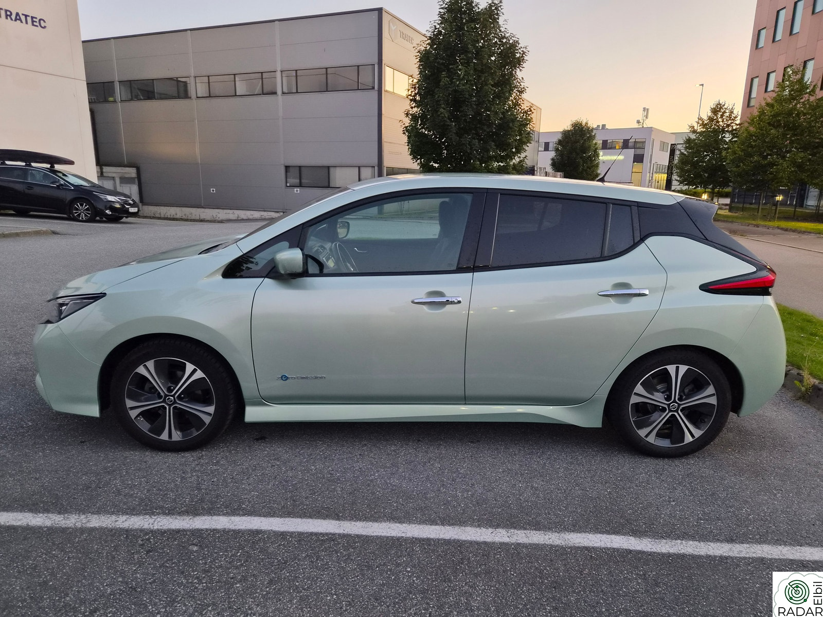 NISSAN LEAF 40kWh 40kWh Launch Edition