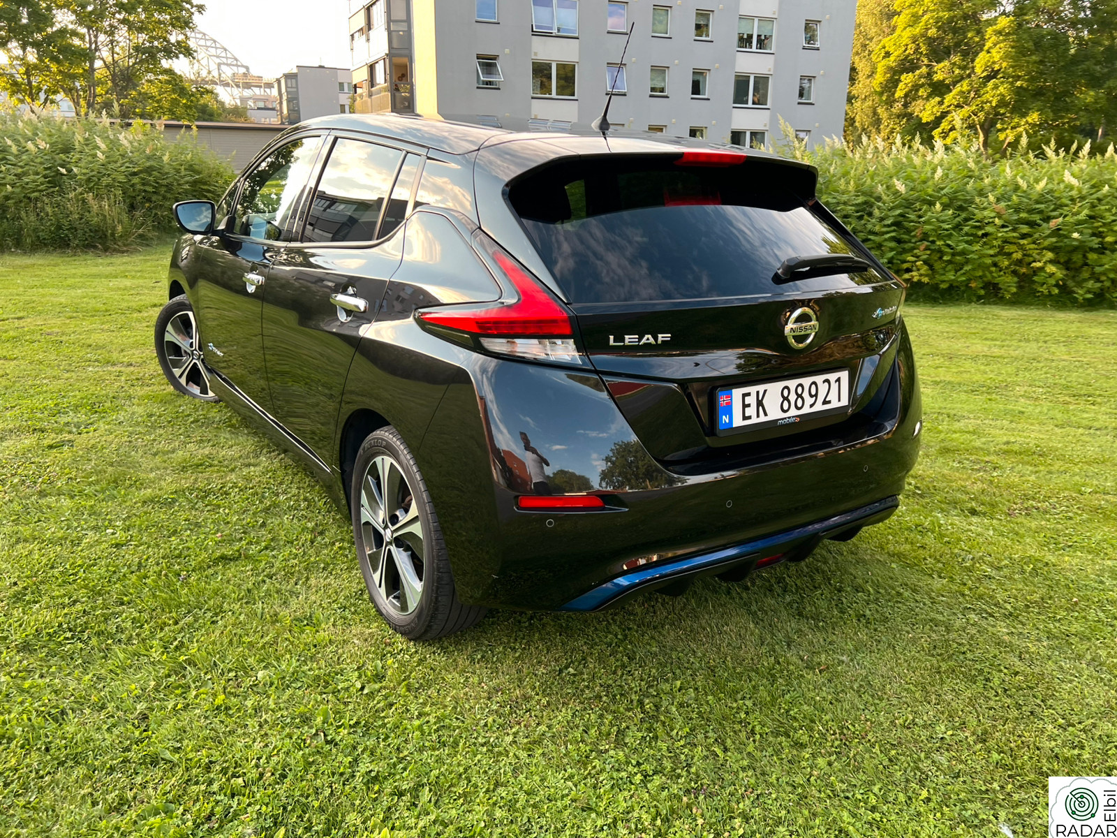 NISSAN LEAF 40kWh 40kWh Launch Edition