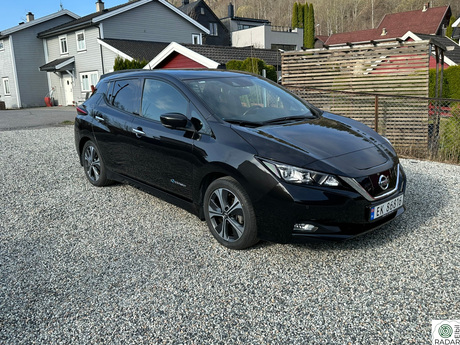NISSAN LEAF 40kWh Launch Edition, varmepumpe, 360 kamera, adaptiv cruise…