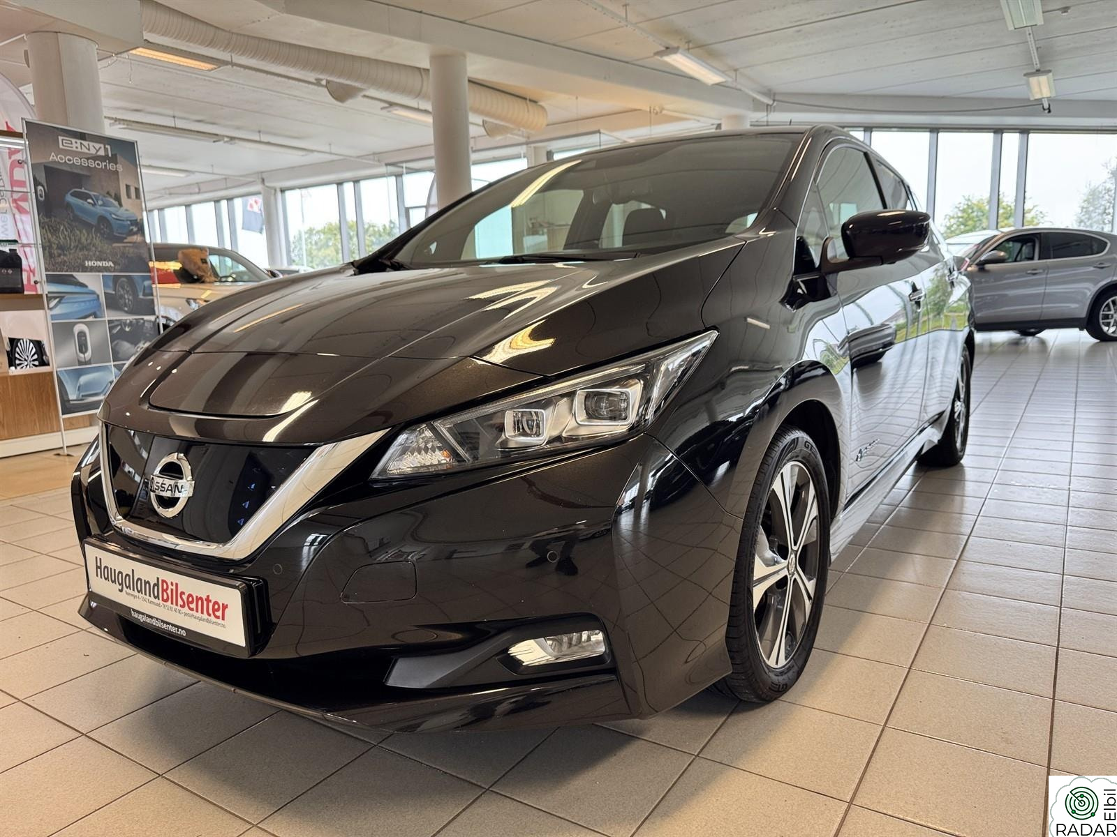NISSAN LEAF 40kWh 40KWH, 150HK, N-Connecta, Adaptive, 360 kamera