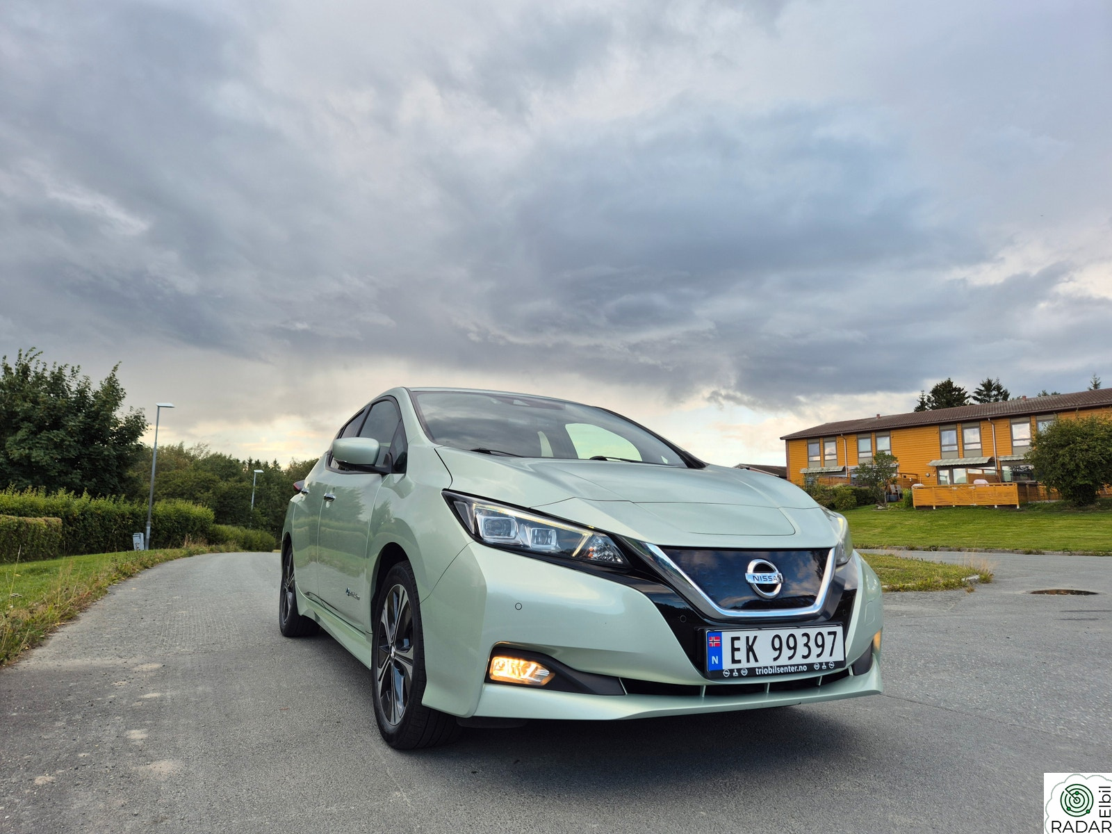 NISSAN LEAF 40kWh 40kWh Launch, ACC, 360 kamera