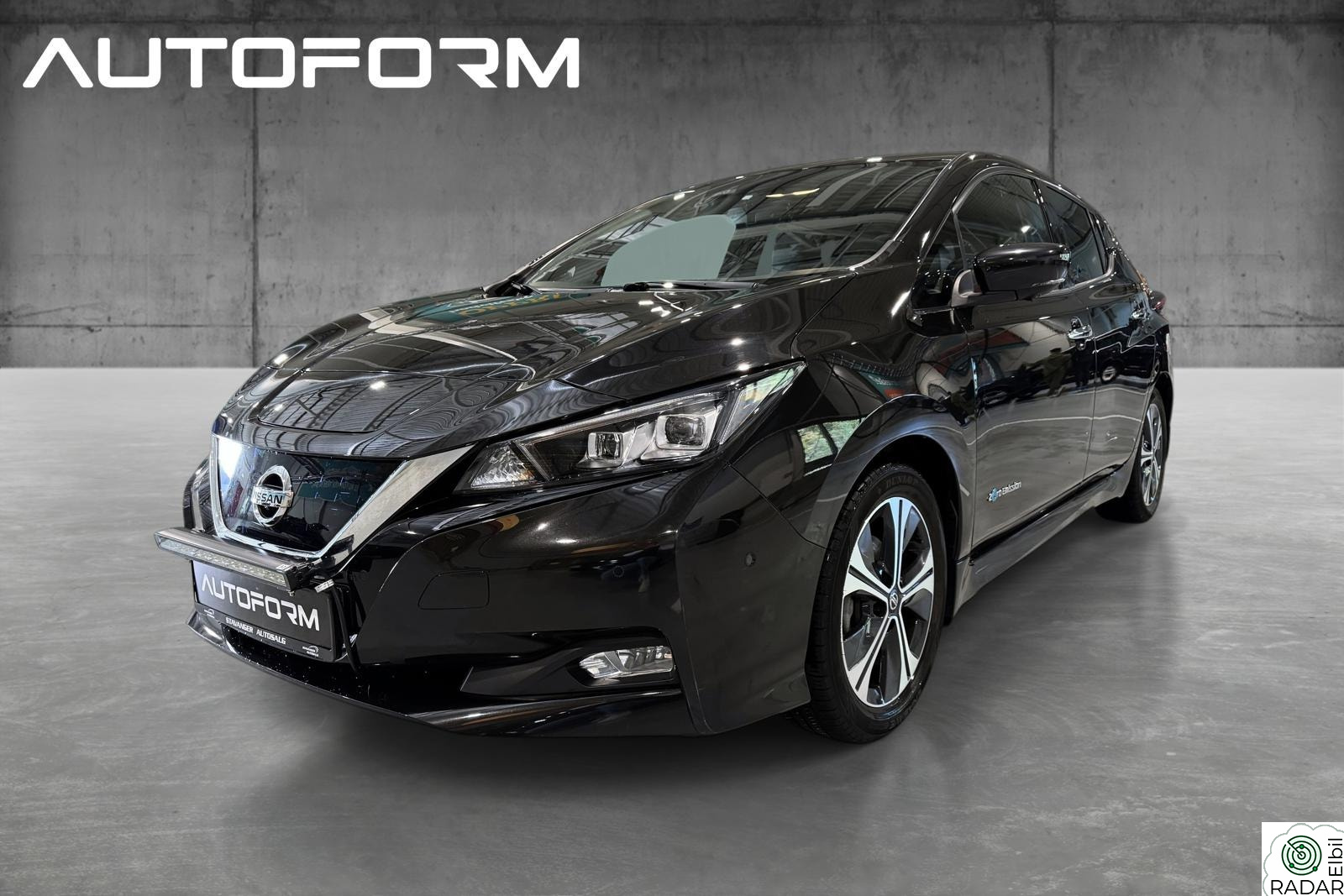 NISSAN LEAF 40kWh 40kWh| Skinn| BOSE| 360 kam| ACC| 285 km|