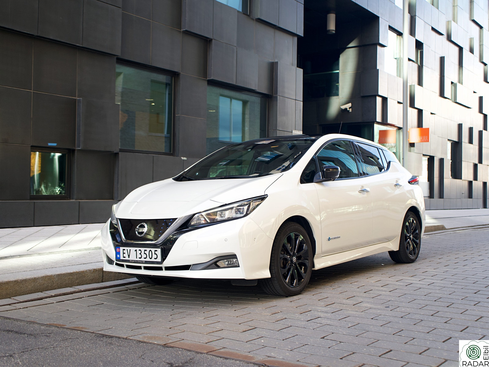 NISSAN LEAF 40kWh 40kWh Tekna / TOPPUTSTYRT / MÅ SEES