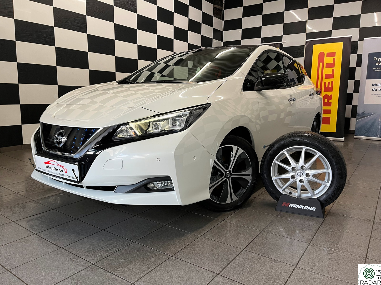 NISSAN LEAF 40kWh 40kWh*TEKNA*NORSK*LAV KM*TOPP UTSTYRT*SE FARGE*NY EU